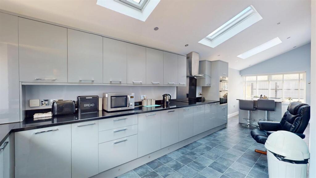 Additional image 16 of Glenaire Drive, Baildon