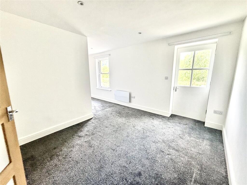 Additional image 5 of Bath