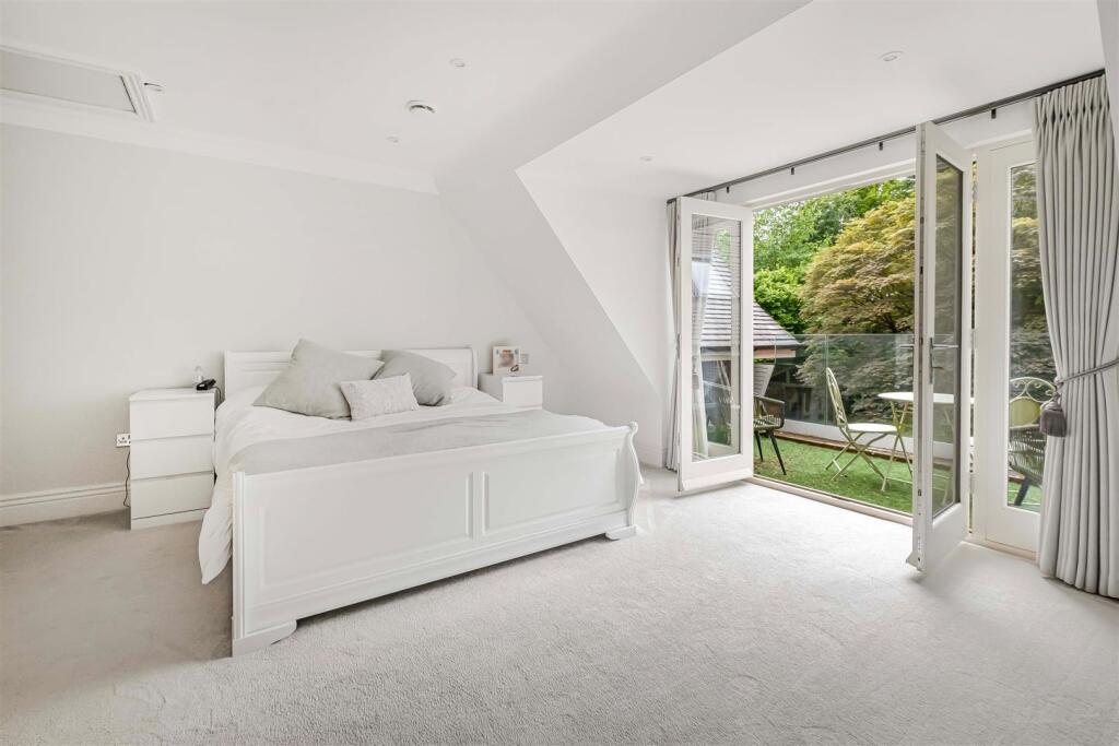 Additional image 42 of Hartopp Road, Four Oaks Park