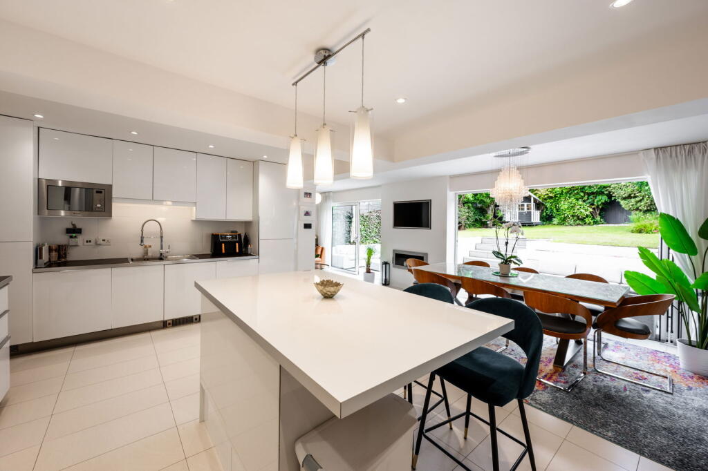 Additional image 10 of Beverley Close, Sutton Coldfield, B72 1YF