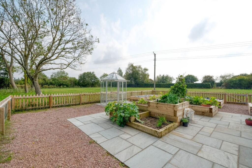 Additional image 20 of Droitwich Road, Bradley Green, B96