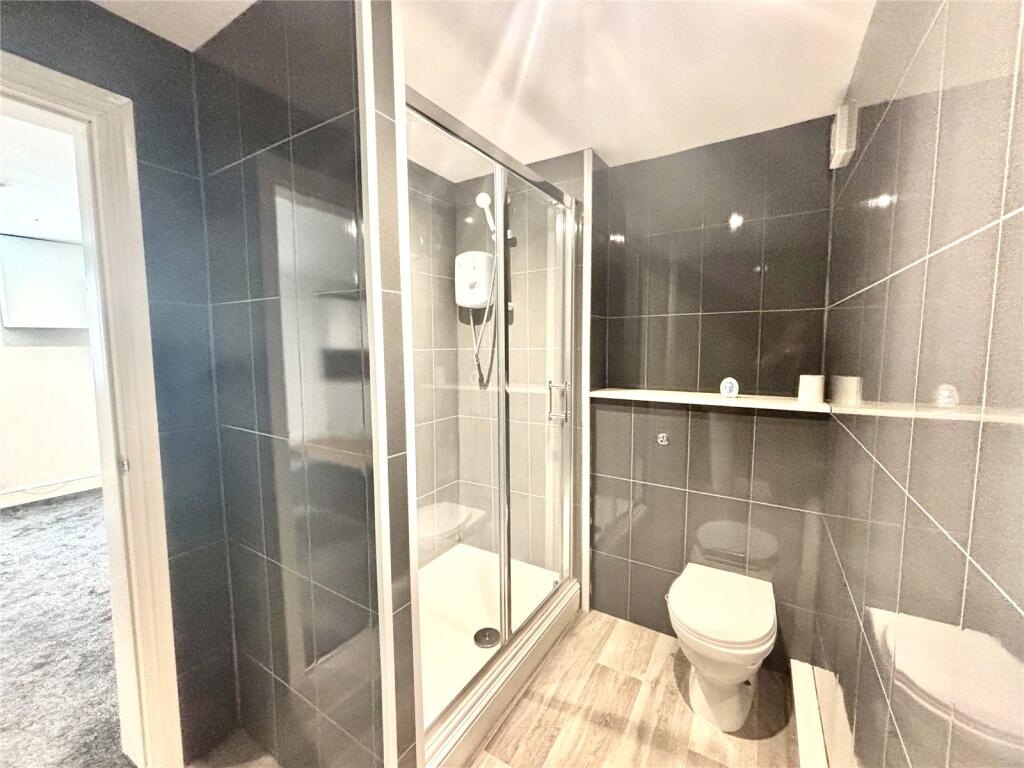 Additional image 8 of Bath