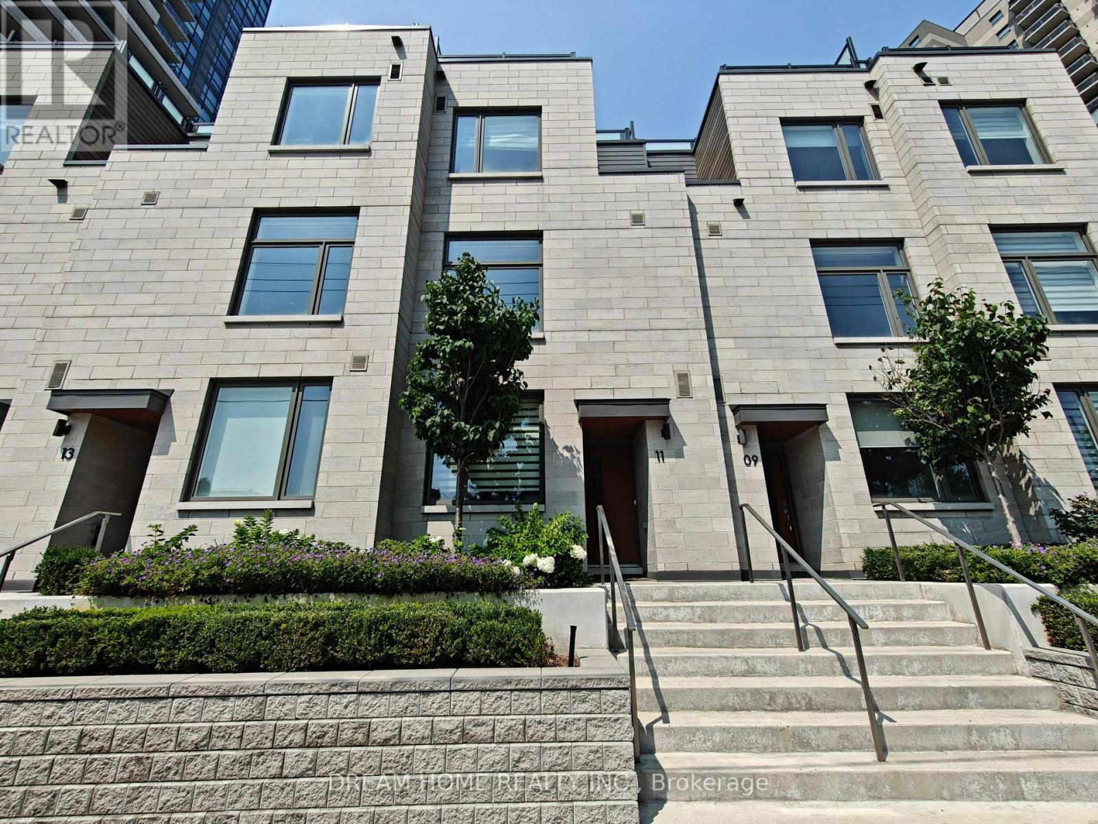 SUITE 11 - 270 DAVENPORT ROAD|Toronto (Annex), Ontario M5R0C1