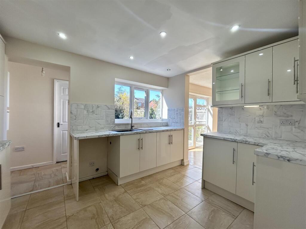 Additional image 8 of Moat Drive, Halesowen