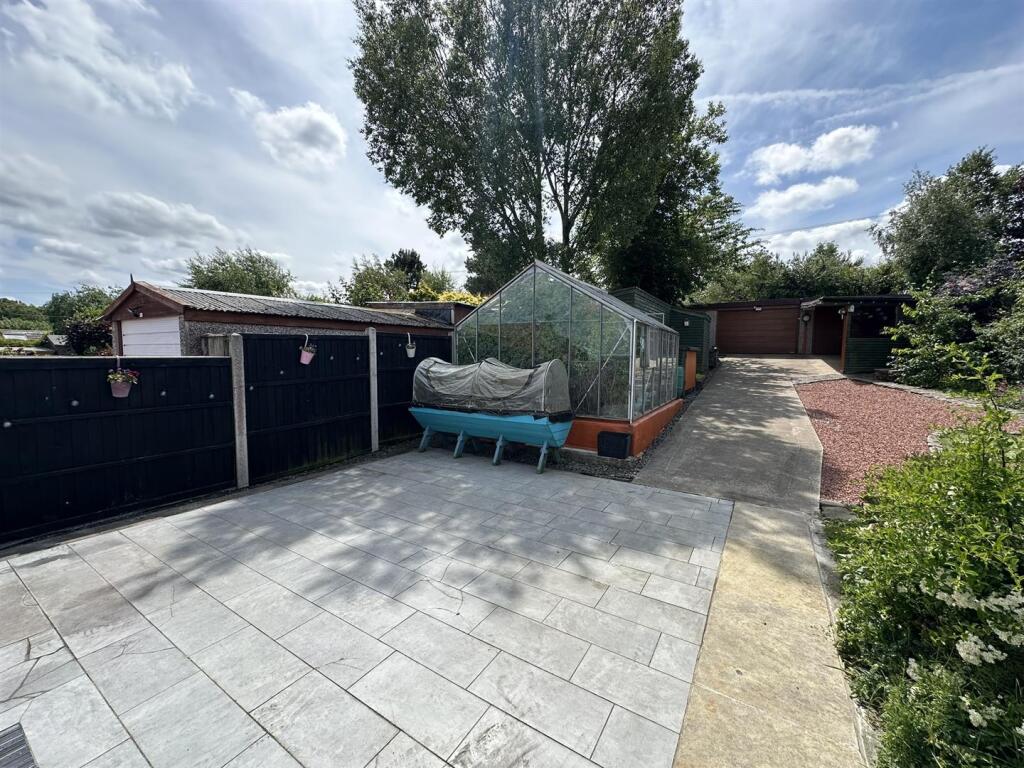 Additional image 40 of Moor View Drive, Bingley