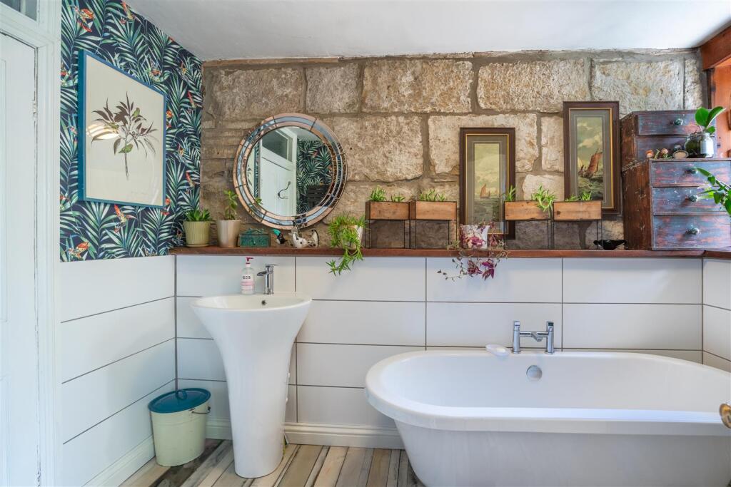 Additional image 17 of Character Property on Woodlands Drive