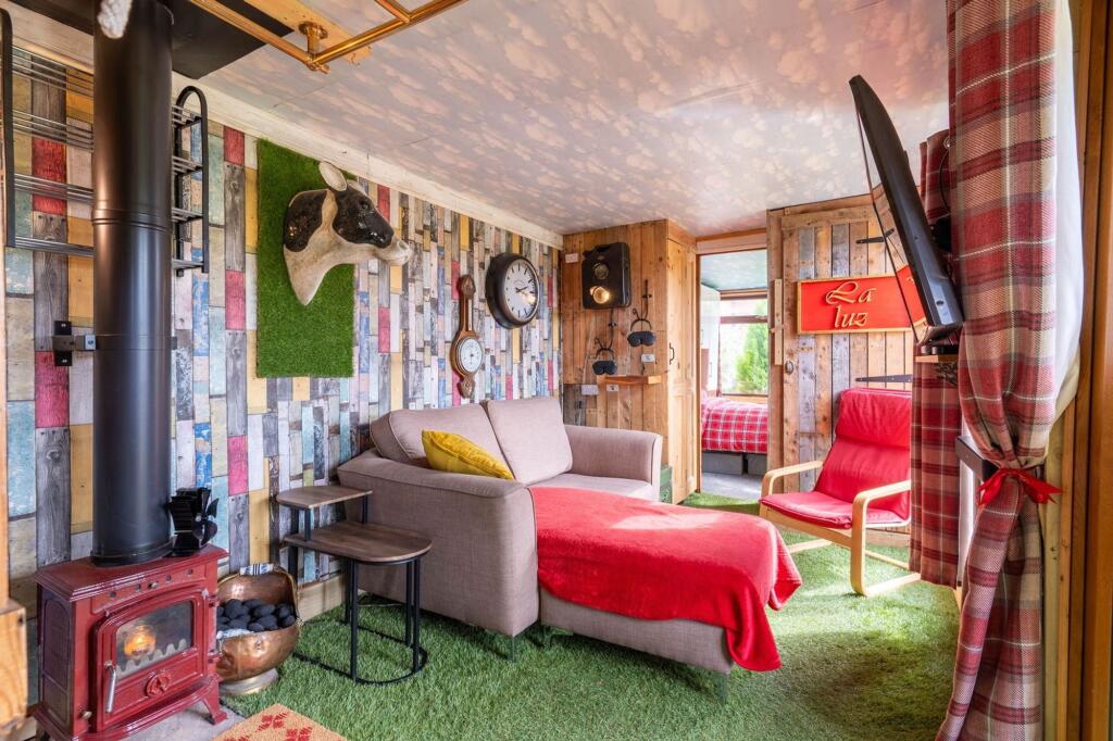 Additional image 15 of Rear Cottages, Alvechurch, B48