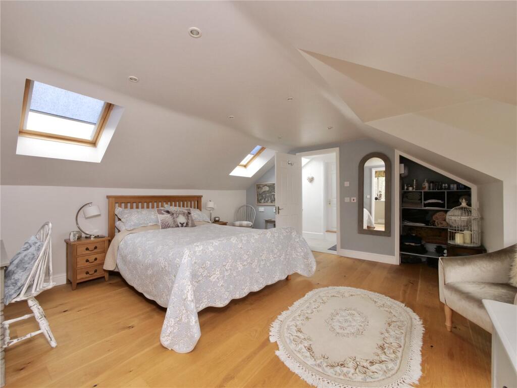 Additional image 31 of Oustanding Five Bedroom House In Pilton