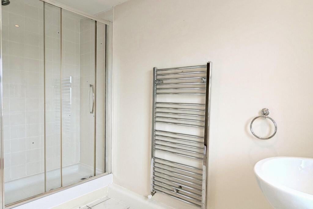 Additional image 21 of Temple Way, Oldbury, B69