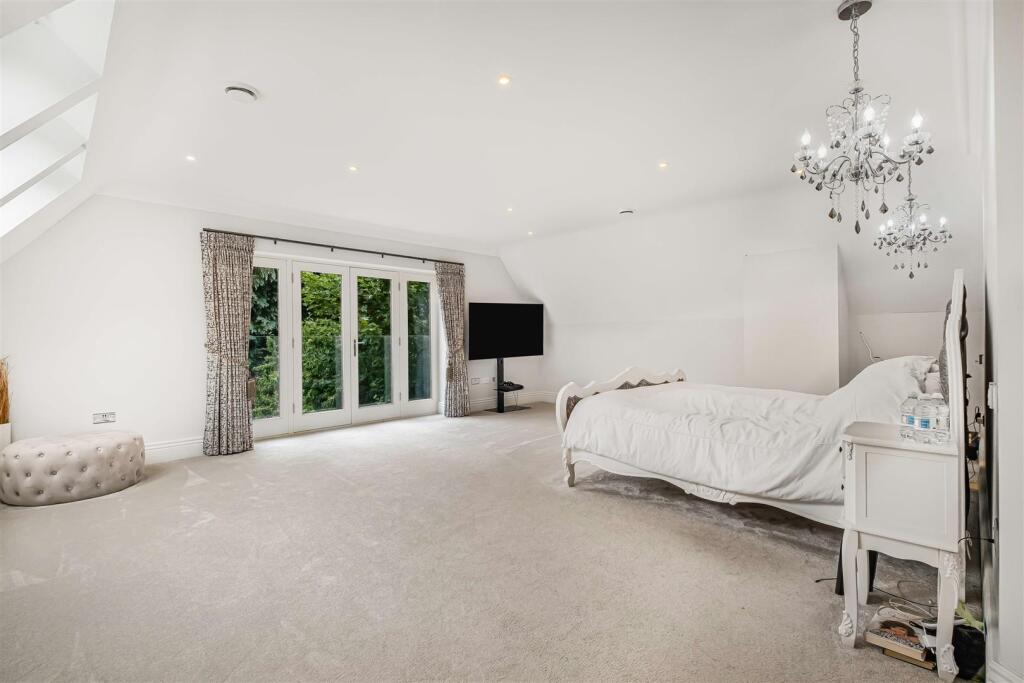 Additional image 26 of Hartopp Road, Four Oaks Park