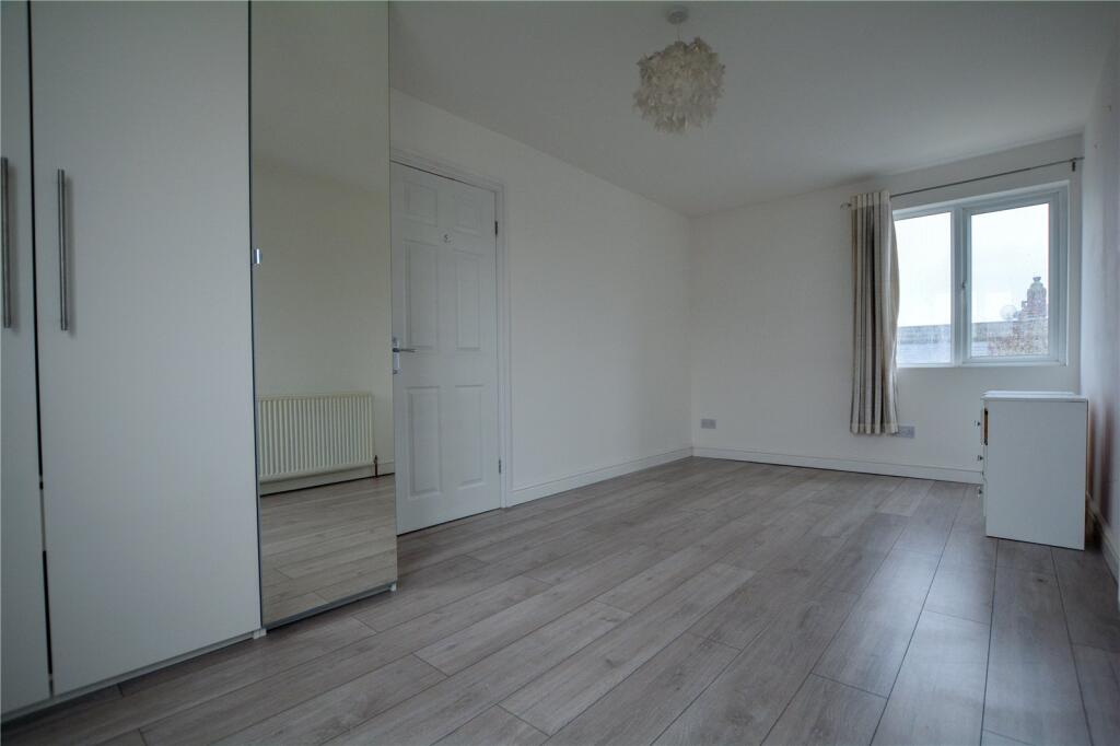 Additional image 5 of Portland Avenue, Tamworth, Staffordshire, B79