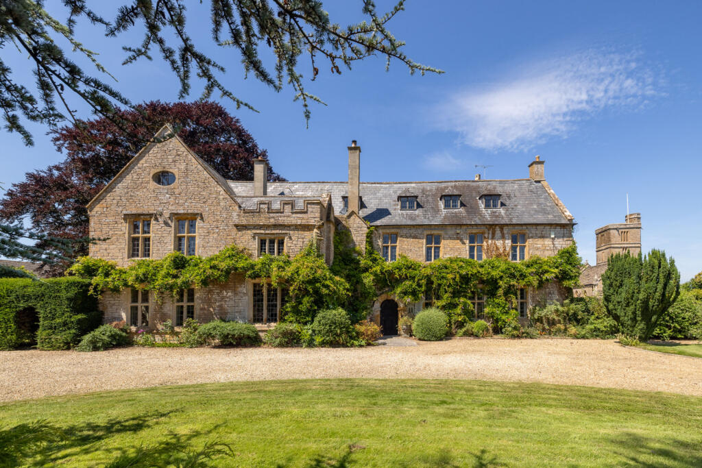 St. Margarets Road, Tintinhull, Yeovil, Somerset, BA22