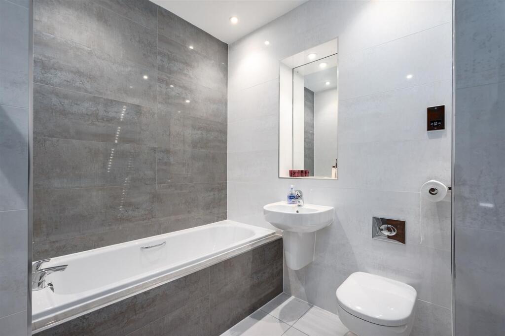 Additional image 22 of The Crescent, Hampton-In-Arden, B92