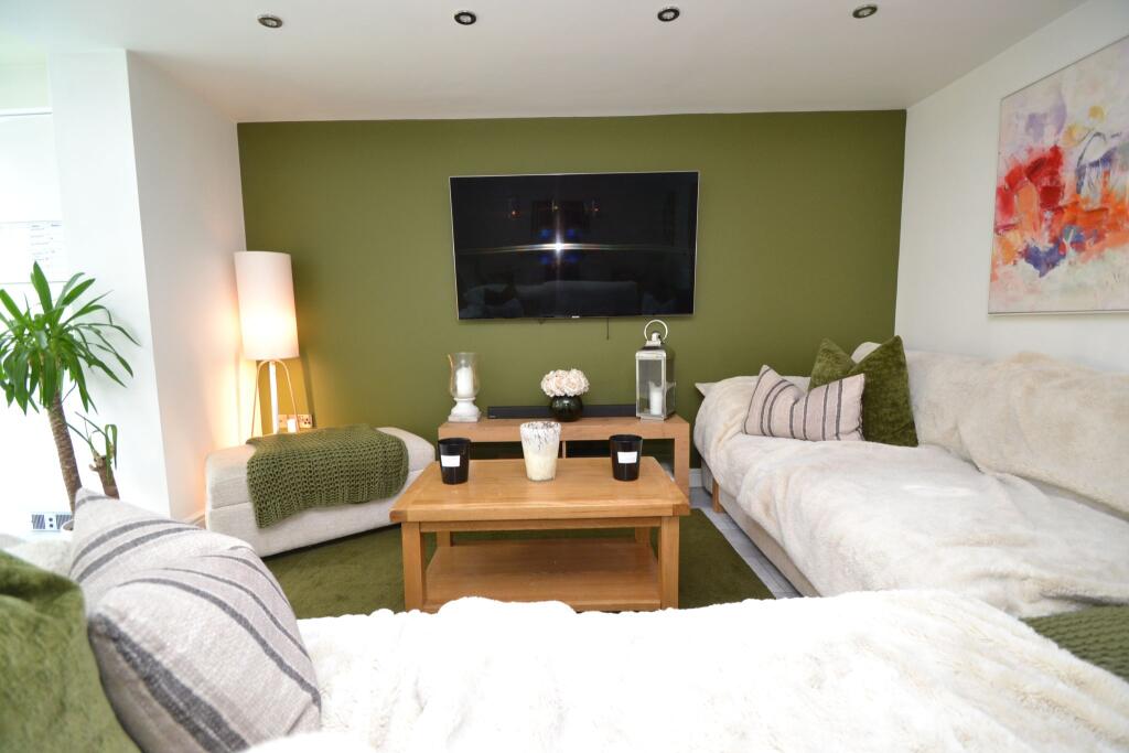 Additional image 9 of Javelin Close, Idle,