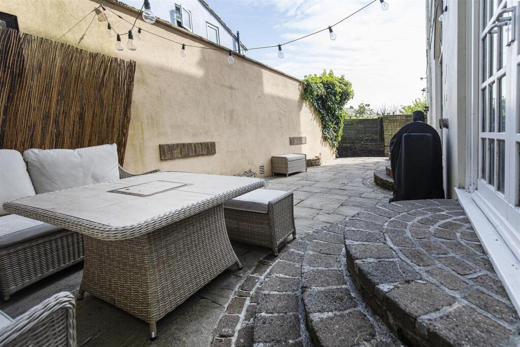 Additional image 29 of Whitcliffe Road, Cleckheaton