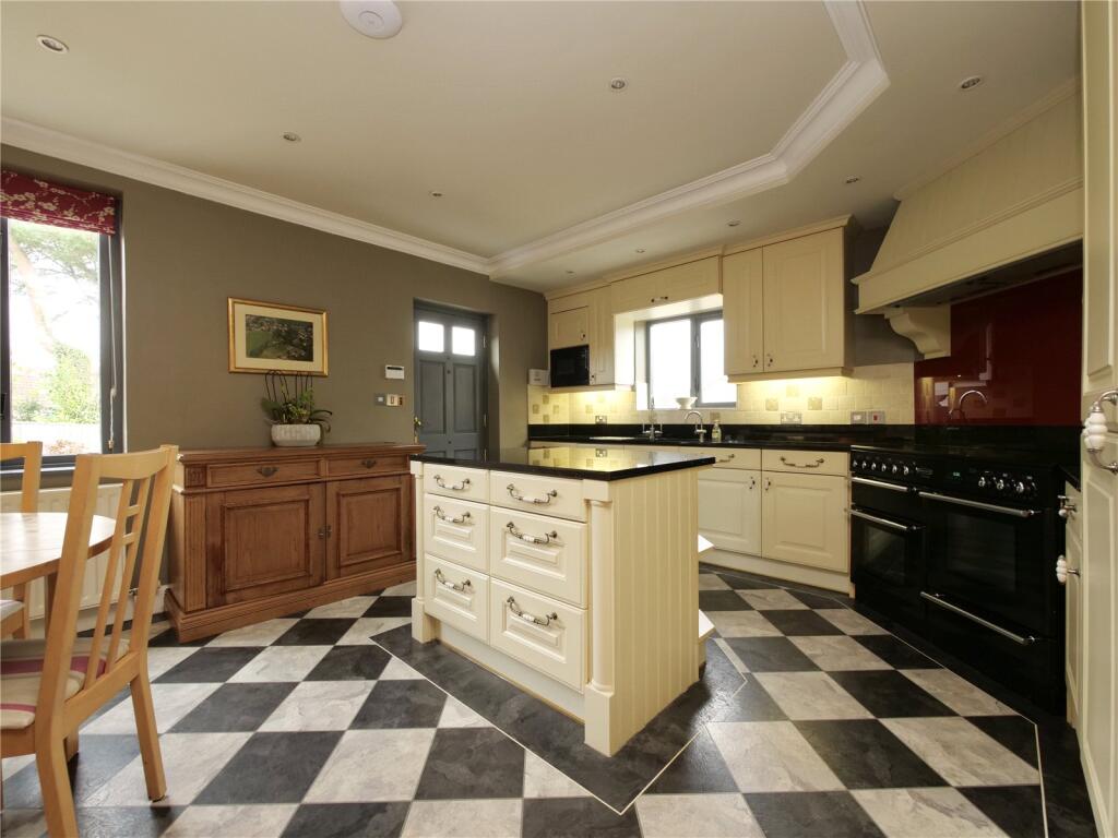 Additional image 20 of Oustanding Five Bedroom House In Pilton