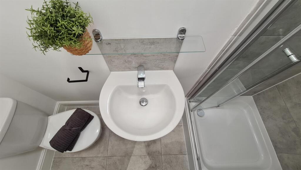 Additional image 3 of Rood End Road, Oldbury