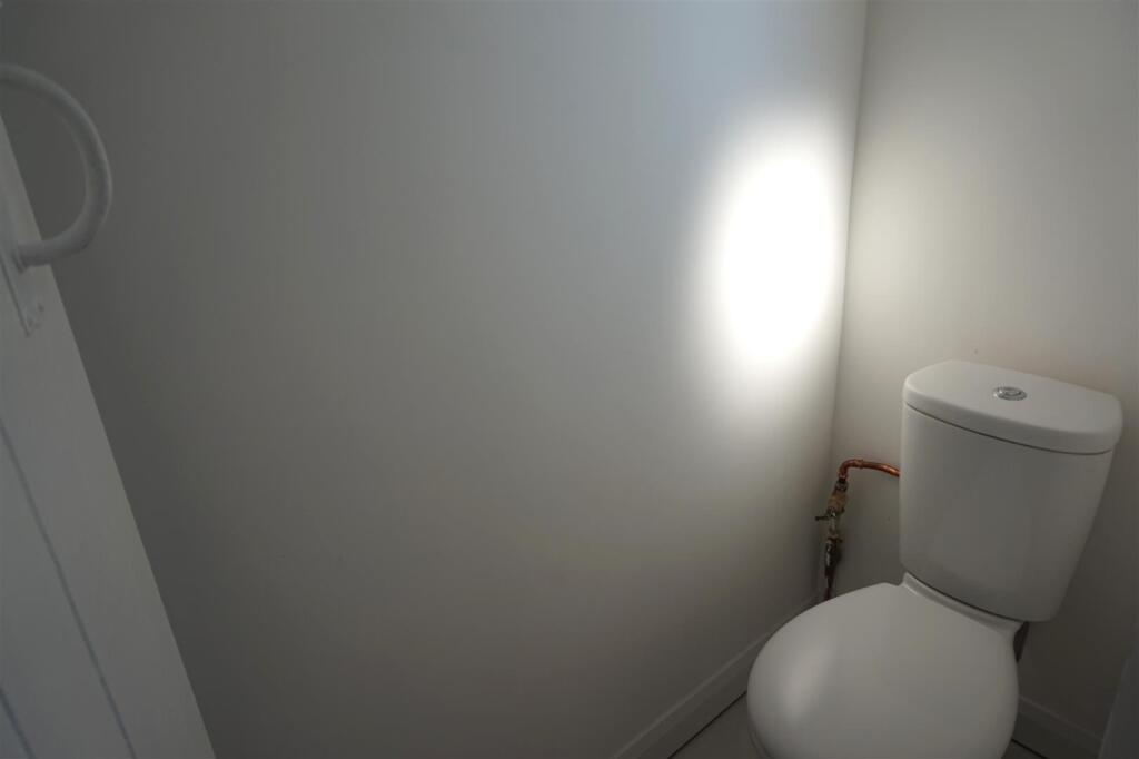 Additional image 15 of Foxlydiate Crescent, Redditch