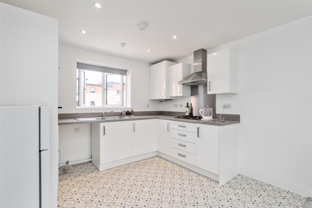 Additional image 11 of Newman Square, Shirley