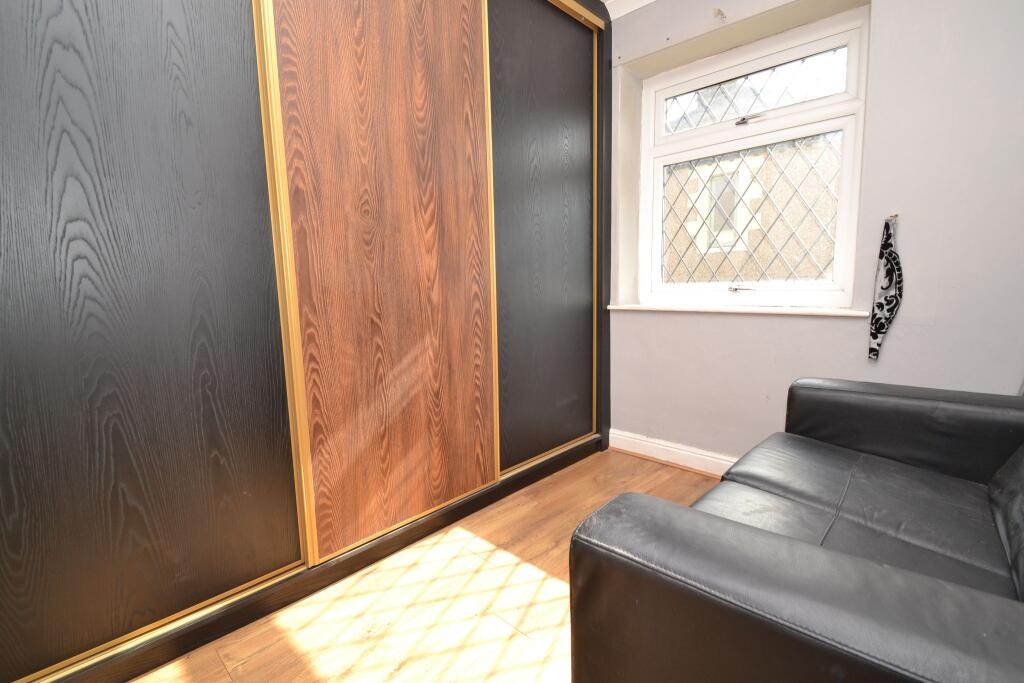 Additional image 7 of Glenside Road, Windhill,