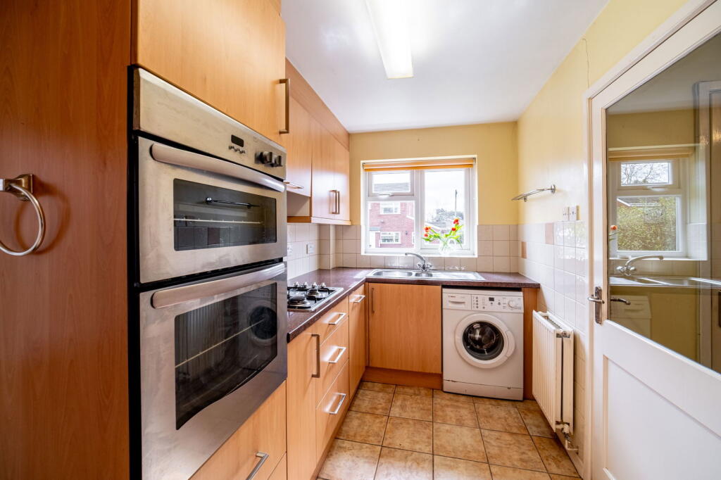 Additional image 3 of Vale Close, Lichfield, WS13 7LJ