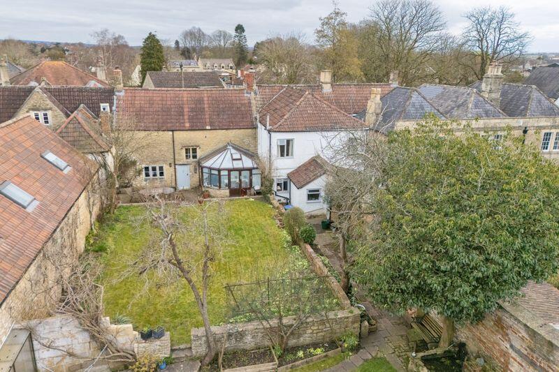 Additional image 19 of Holt