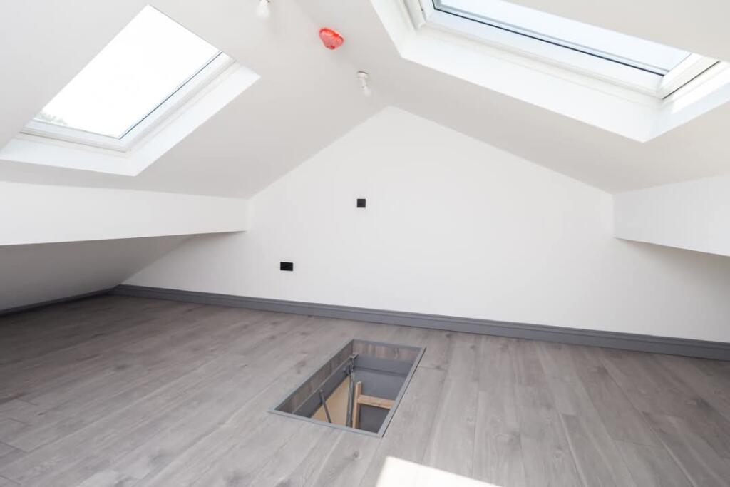Additional image 8 of Bacup Road, Waterfoot, BB4 - Mixed Use Property Yeilding Over 11%