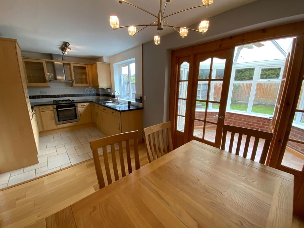 Additional image 6 of HALESOWEN, Chiltern Close