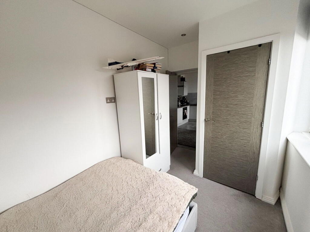 Additional image 5 of 307 Knights House The Parade, Birmingham, B72 1QB