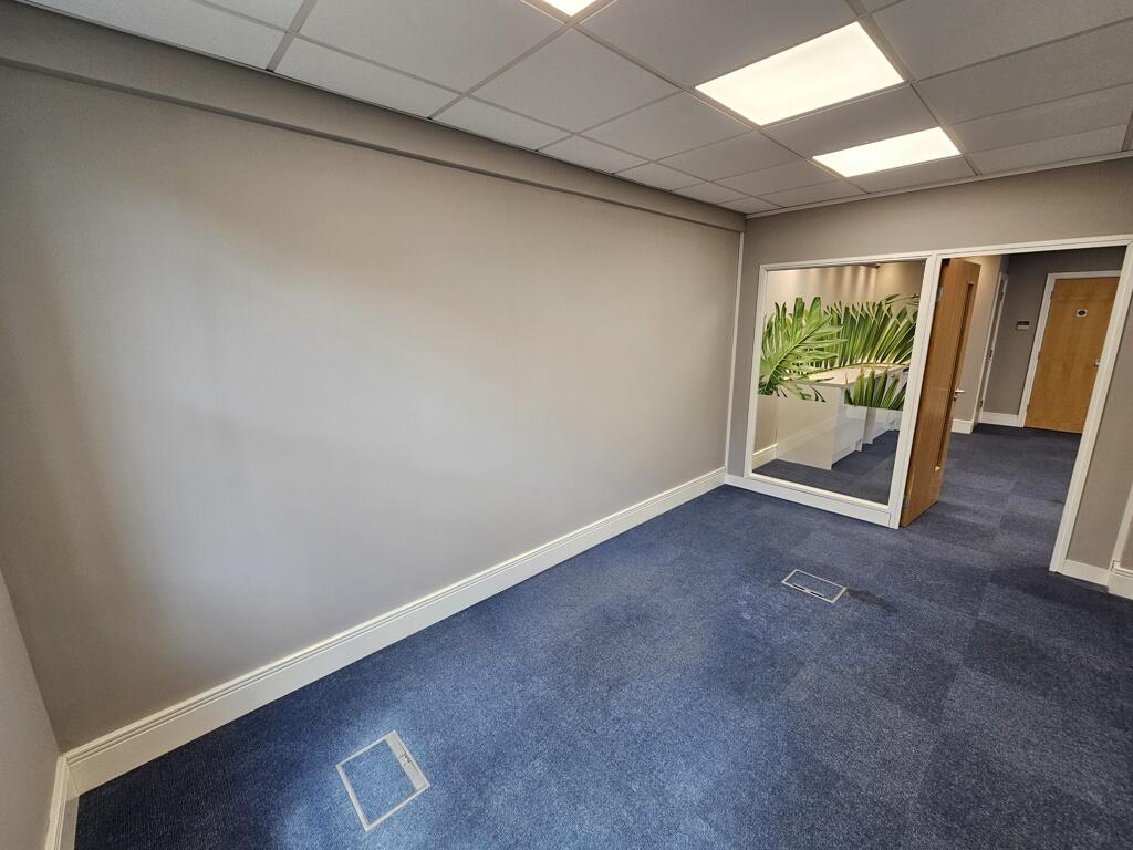 Additional image 10 of 17 The Courtyard, Buntsford Drive, Bromsgrove, Worcestershire, B60