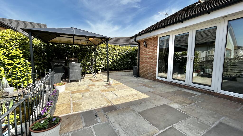 Additional image 4 of Barnfield Avenue, Worsthorne, Burnley, BB10