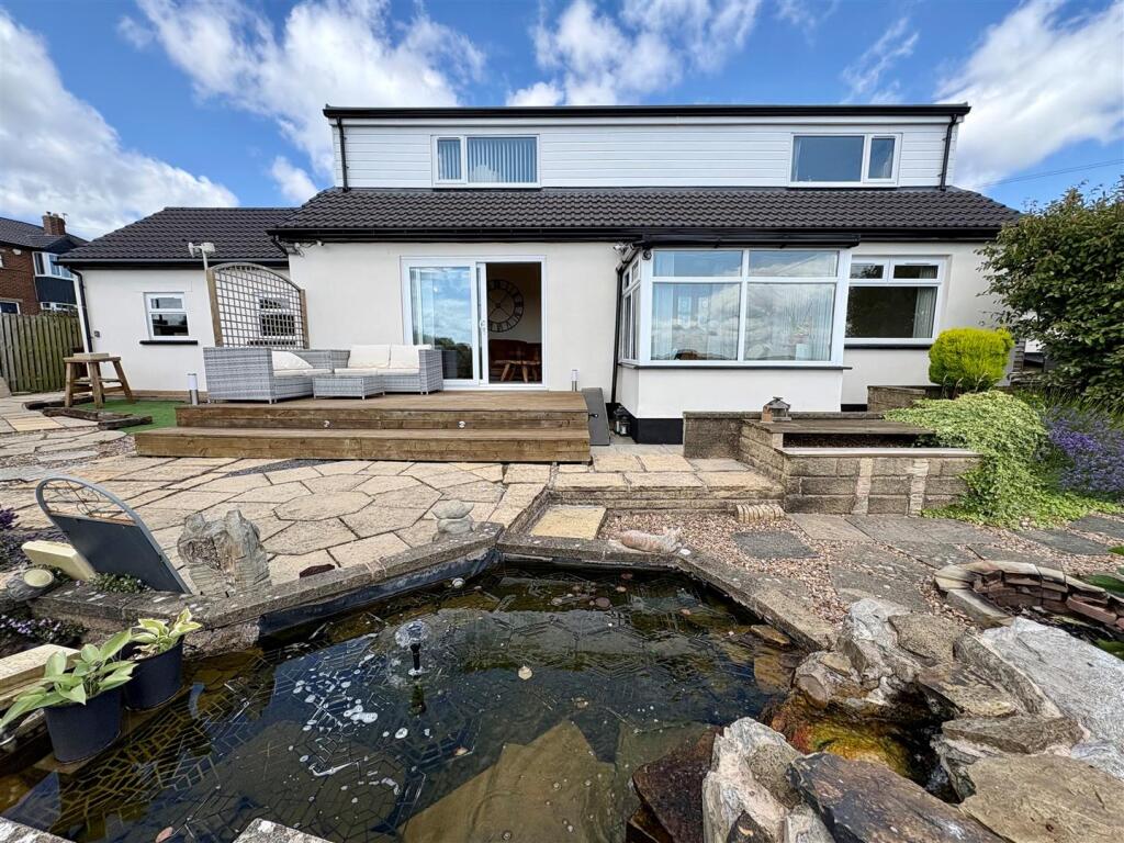 Additional image 23 of Hainsworth Moor Crescent, Queensbury