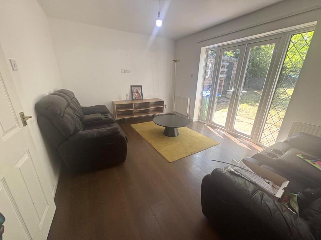 Additional image 9 of Blackberry Lane, B74