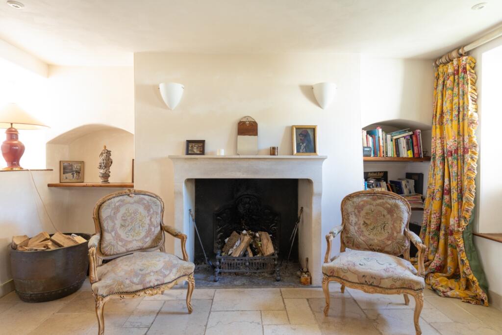 Additional image 3 of Leg Square, Shepton Mallet