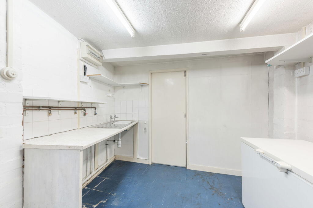 Additional image 30 of Hilton Drive, Sutton Coldfield, B72 1EQ