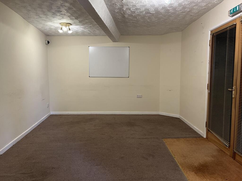 Additional image 2 of 36 High Street, Warminster, BA12 9AF