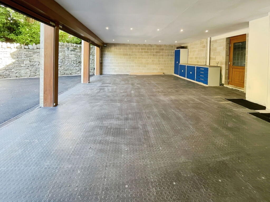 Additional image 32 of Littlebeck, Gilstead Lane, Bingley, BD16 3LN