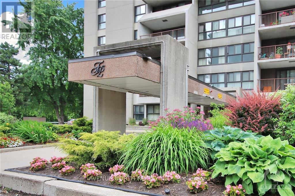 2101 - 1785 FROBISHER LANE|Ottawa, Ontario K1G3T7