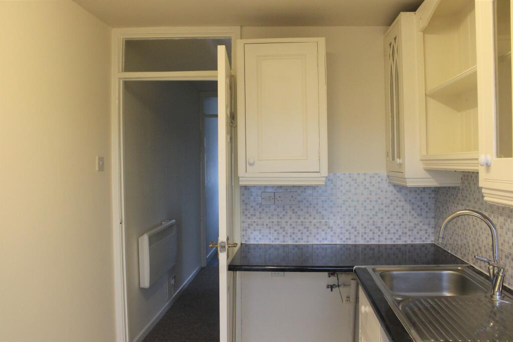 Additional image 5 of Oaklands Road, Yeovil, BA21