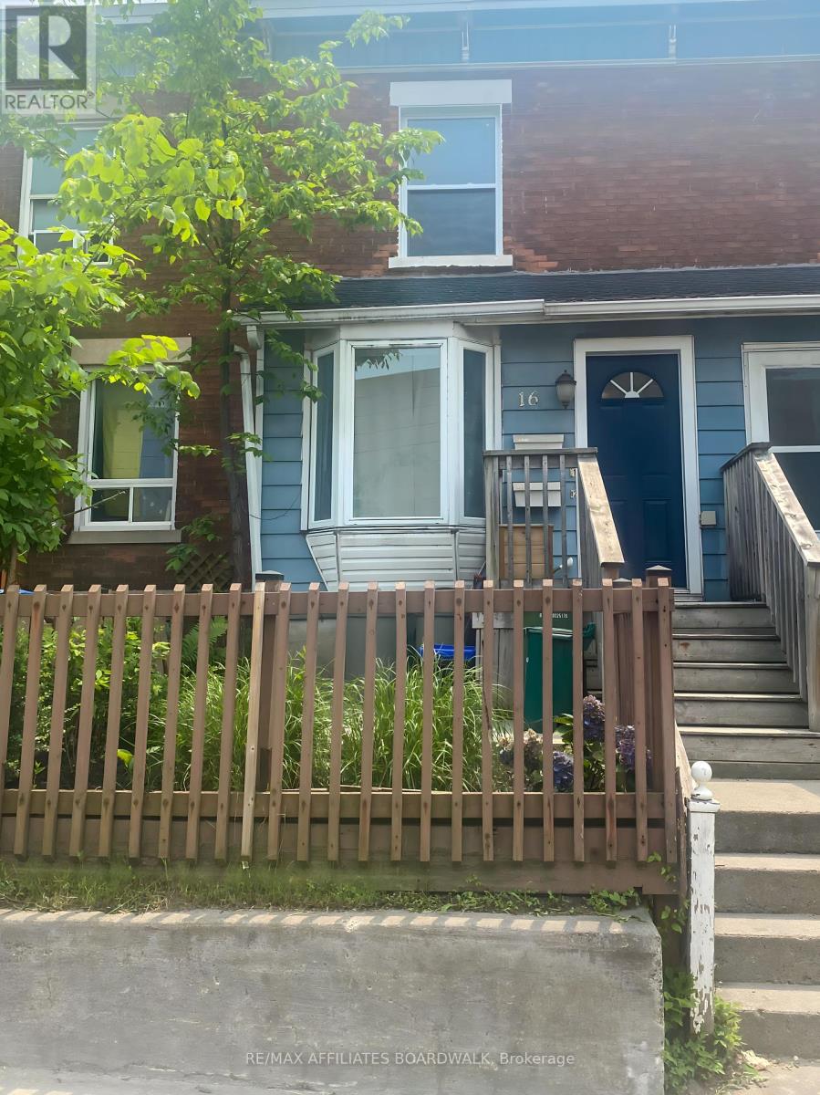 2 - 16 ORANGEVILLE STREET|Ottawa, Ontario K1S3C8