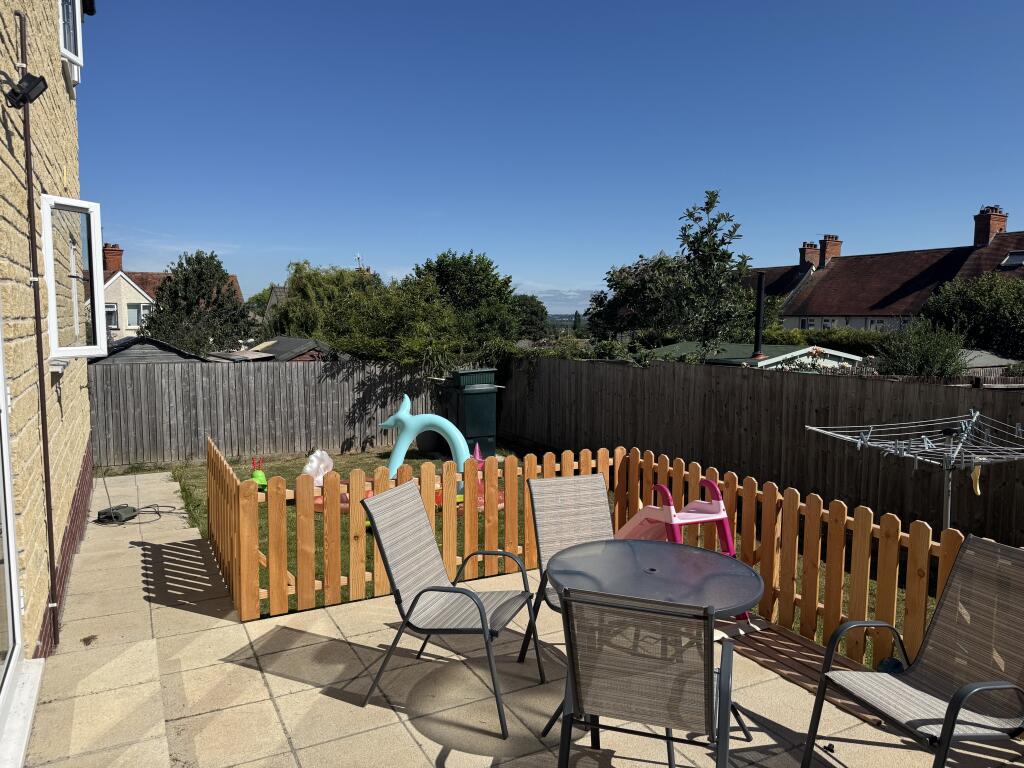 Additional image 3 of 11 Collingham Close, Templecombe, Somerset, BA8