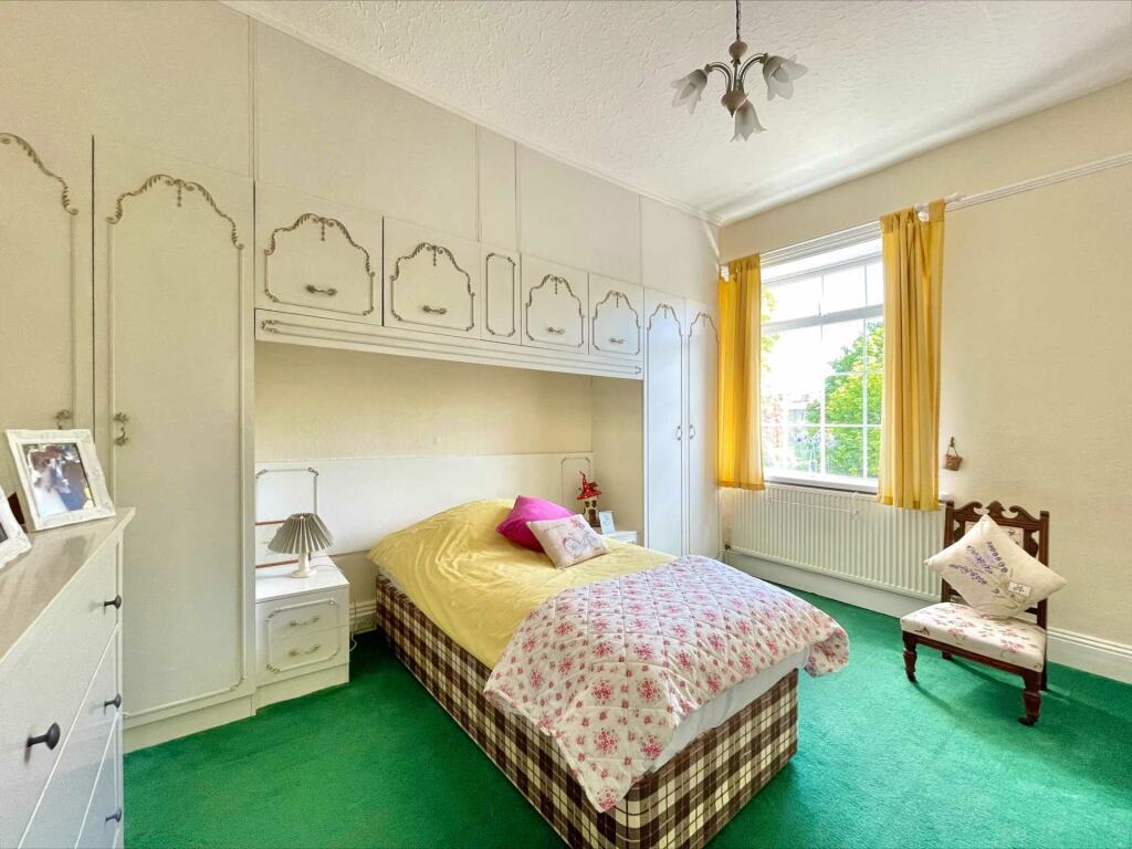 Additional image 9 of Bradford Road, Birkenshaw