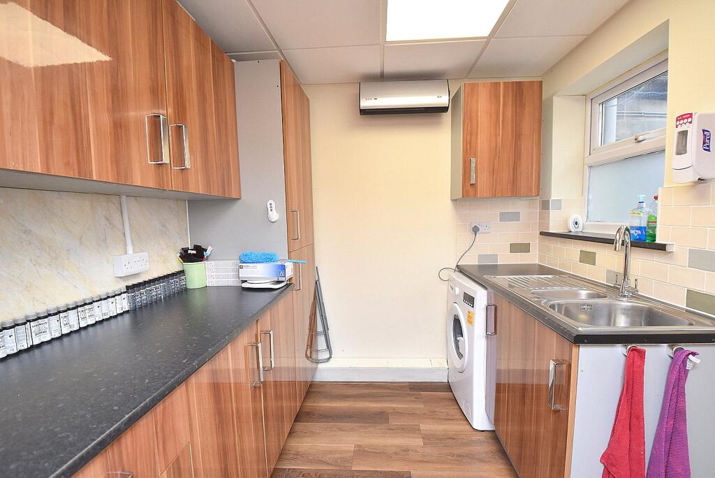 Additional image 8 of 45 & 45a High Street, Wincanton, Somerset, BA9