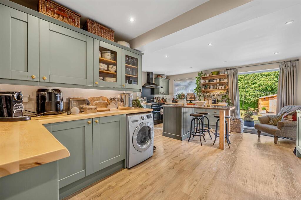 Additional image 5 of Meadow Road, Henley-In-Arden