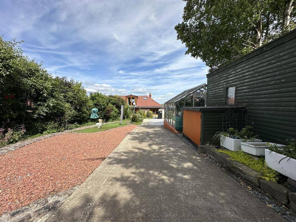 Additional image 53 of Moor View Drive, Bingley