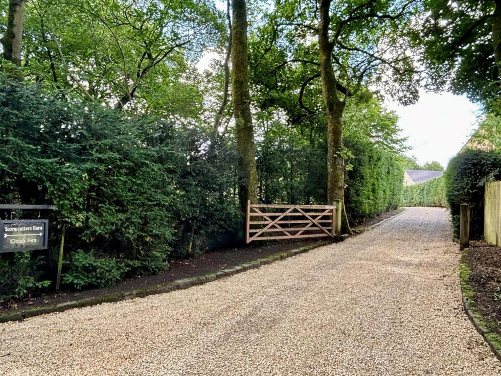 Additional image 2 of Park Lane, Queensbury, BD13 1QH