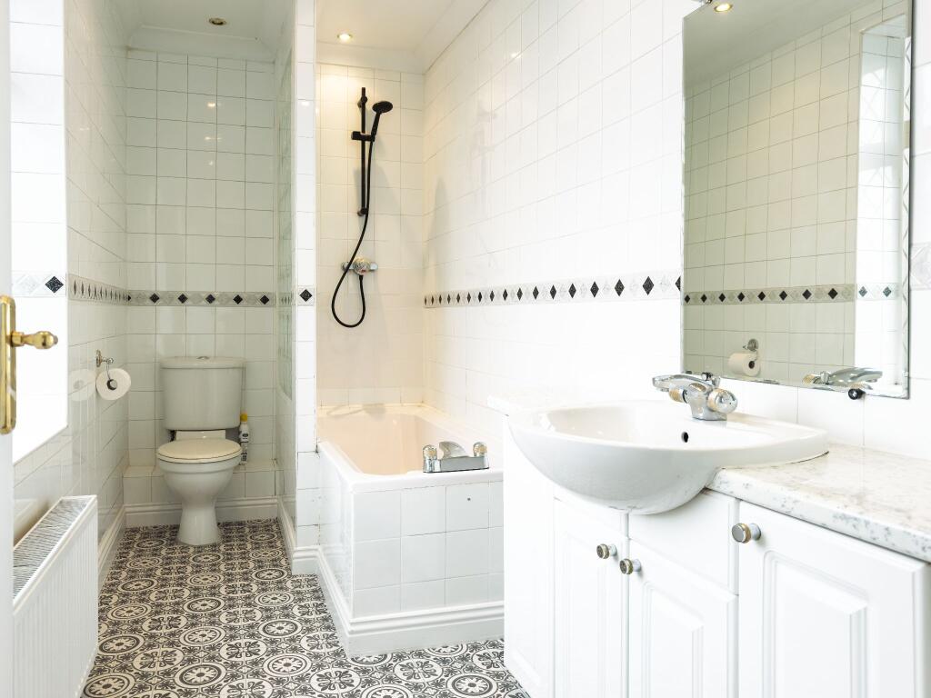 Additional image 8 of Scarlet Heights, Queensbury, BD13 1BU