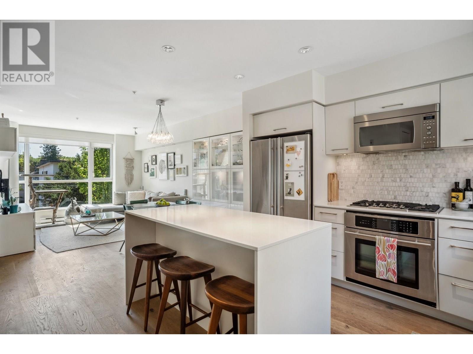 207 1961 COLLINGWOOD STREET|Vancouver, British Columbia V6R3K6