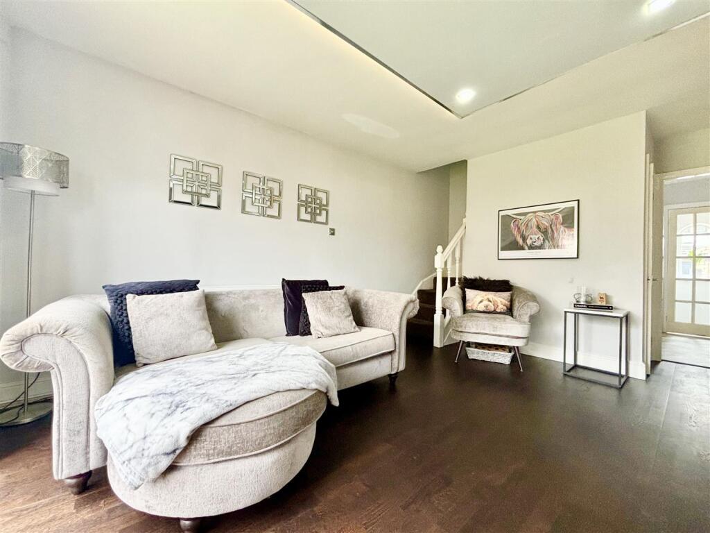 Additional image 3 of Bush Hill Fold, Queensbury, Bradford