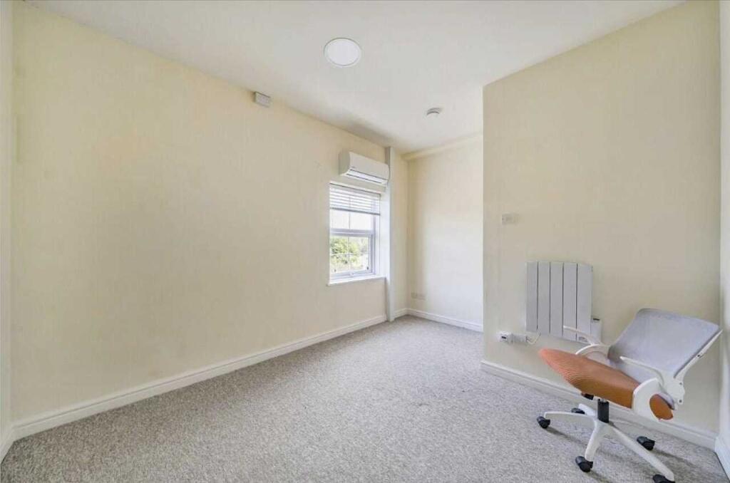 Additional image 6 of Vineys Yard, Bruton, BA10 0EU.